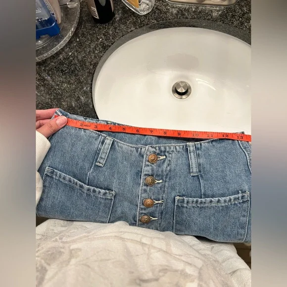 Goodnight Macaroon Kendra' Wide-Leg Cropped Denim Jeans - Picture 7 of 9